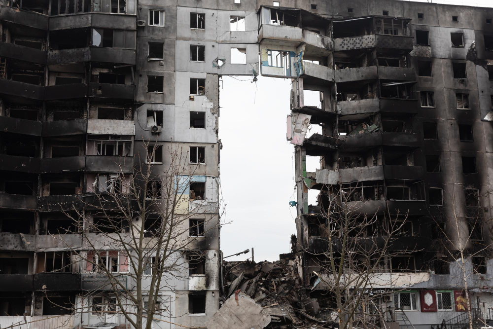 ukraine-apr-06-2022-war-ukraine-chaos-devastation-streets-borodyanka-as-result-attack-russian-invaders