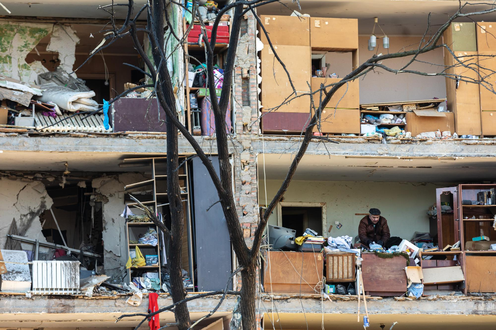 kyiv-ukraine-mar-18-2022-war-ukraine-damaged-residential-buildings-aftermath-shelling-podilskyi-district-kyiv-least-one-person-was-reportedly-killed-19-were-injured (1)